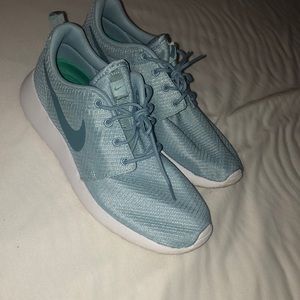 light blue roshe runs